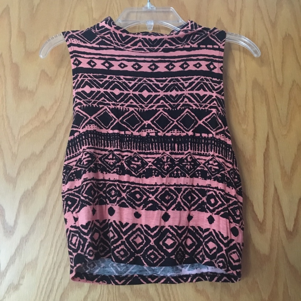 Crop Tribal Tank